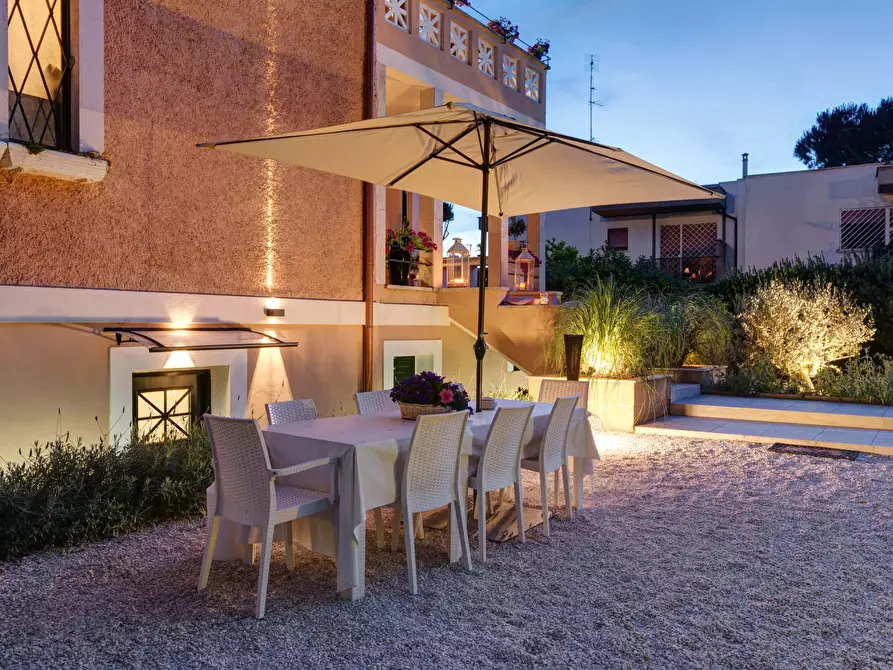 Immagine 26 di Appartamento in affitto  in Via Appia Pignatelli a Roma