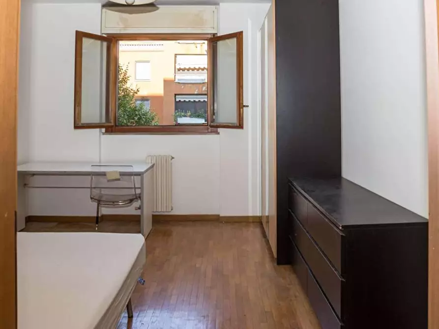 Immagine 5 di Camera in affitto  in Via Nicola Romeo a Milano