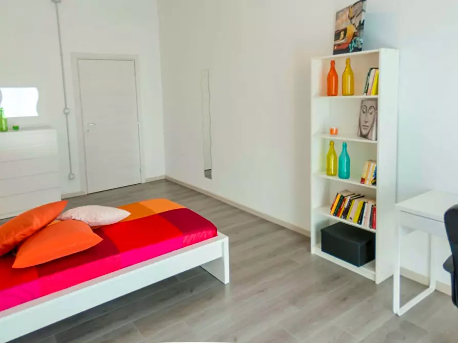 Immagine 3 di Camera in affitto  in Piazza Tancredi Galimberti25 a Torino