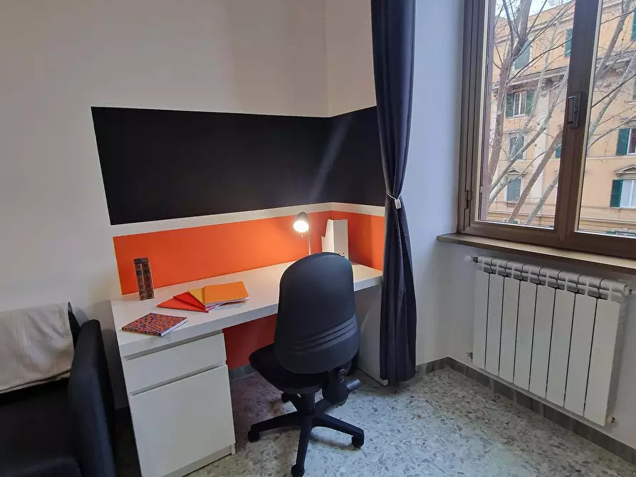 Immagine 12 di Camera in affitto  in Via Cerveteri13 a Roma