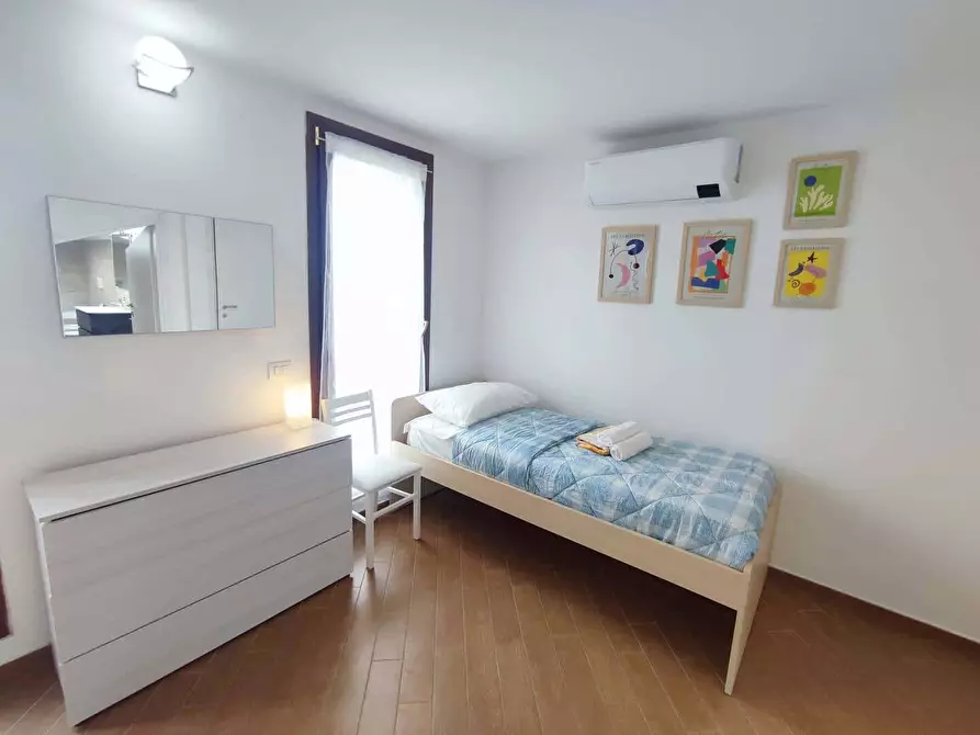 Immagine 79 di Appartamento in affitto  in via Giorgio Bassani62 a Roma