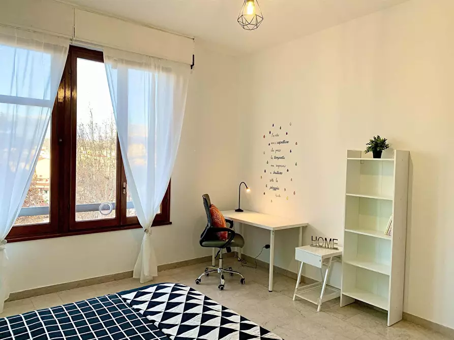 Immagine 11 di Camera in affitto  in Viale Francesco Redi45 a Firenze