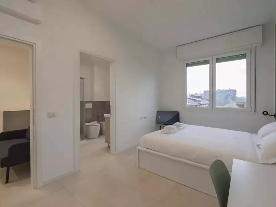 Immagine 35 di Appartamento in affitto  in Via Lodovico Il Moro114 a Milano