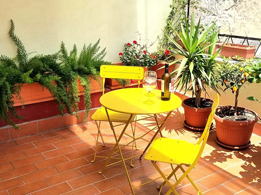 Immagine 18 di Camera in affitto  in Via dei Tribunali268 a Napoli