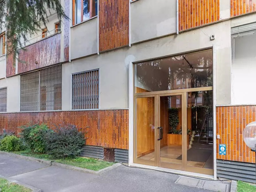 Immagine 17 di Camera in affitto  in Via Del Reno14 a Milano