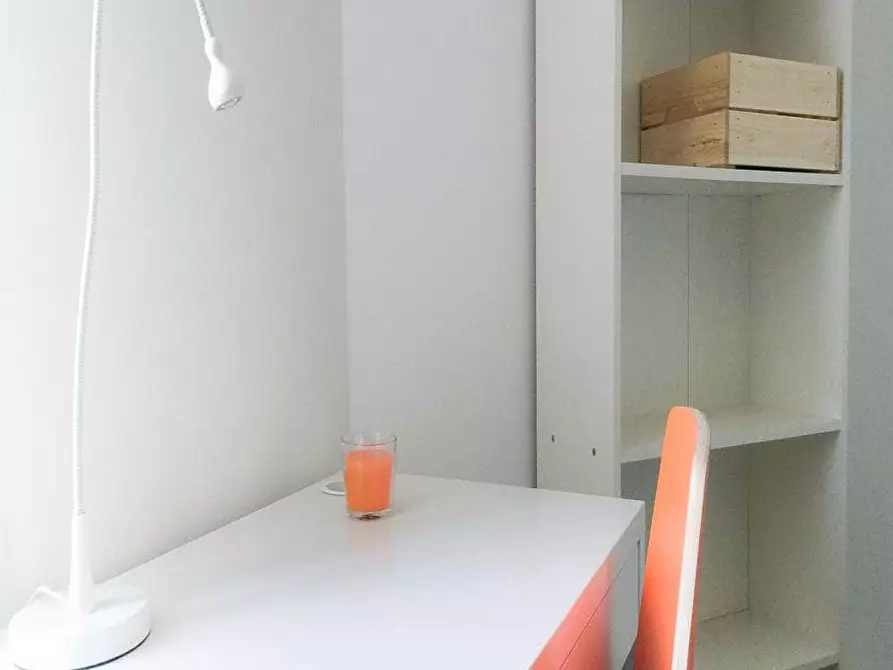 Immagine 2 di Camera in affitto  in Via Ariberto1 a Milano