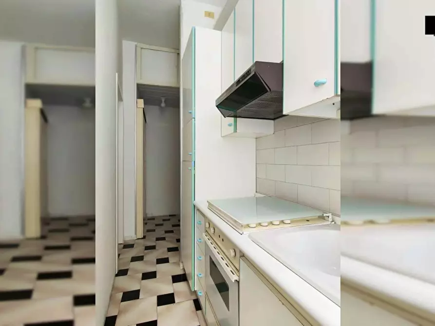 Immagine 8 di Camera in affitto  in Via Monzambano a Milano