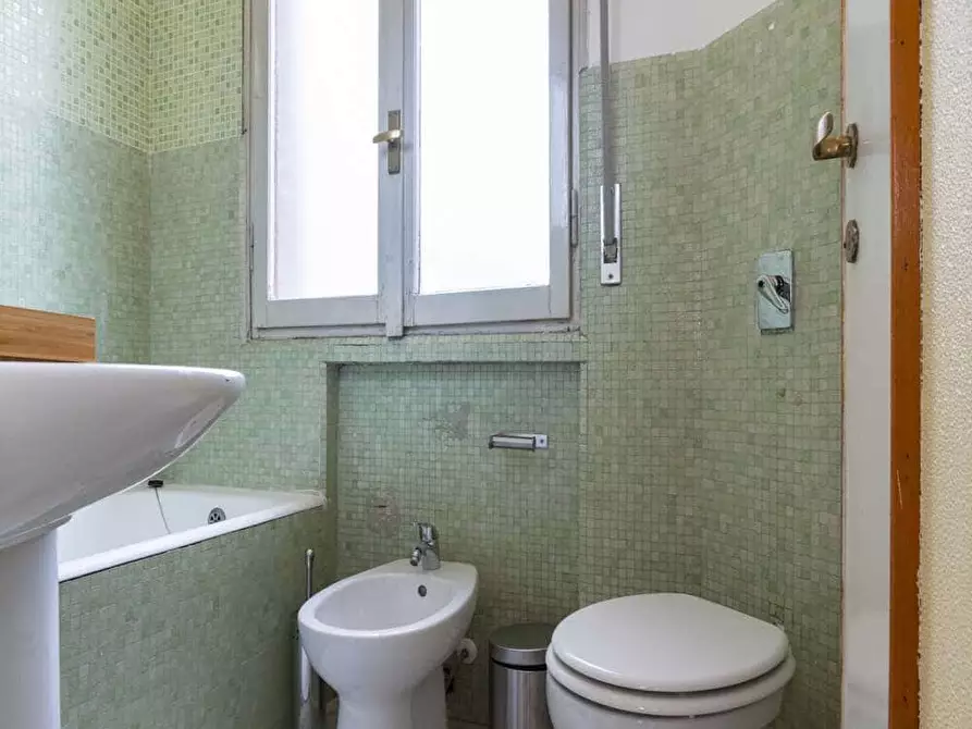 Immagine 13 di Camera in affitto  in Via Salvatore Barzilai14 a Milano