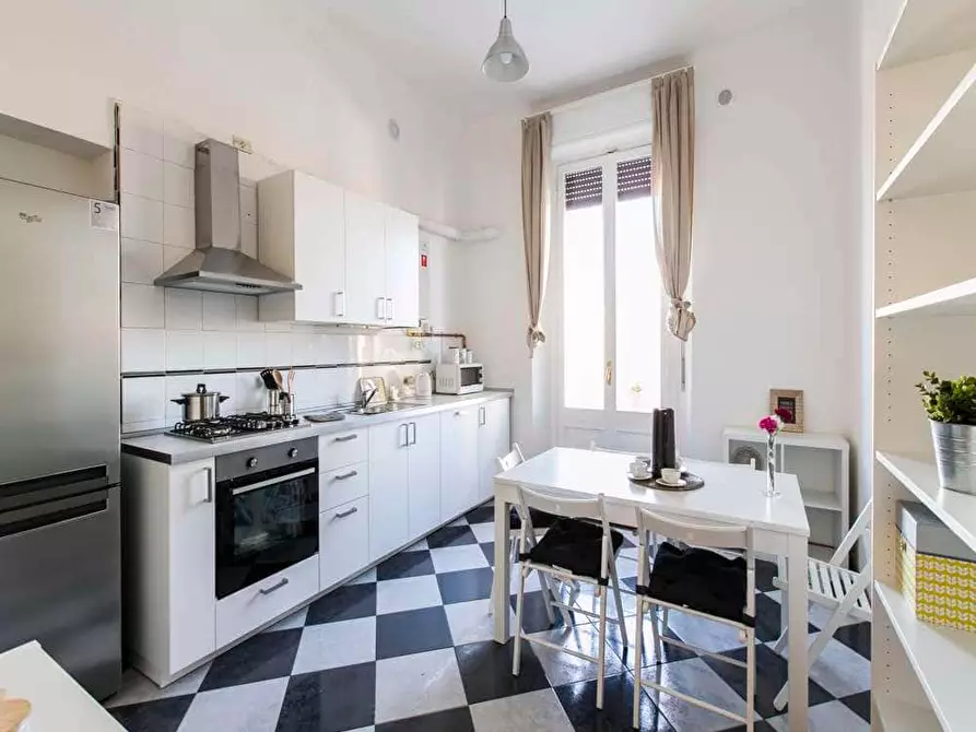 Immagine 42 di Camera in affitto  in Viale Edoardo Jenner64 a Milano