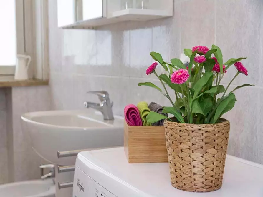 Immagine 11 di Camera in affitto  in Via Tarquinio Prisco3 a Milano