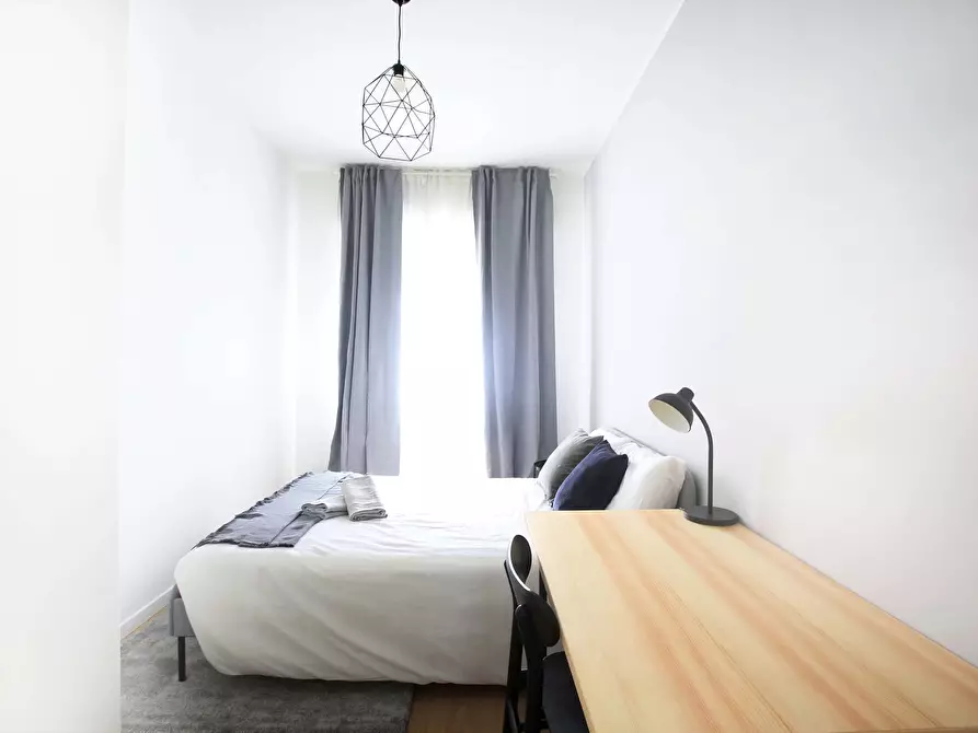 Immagine 1 di Camera in affitto  in Via Benjamin Constant6 a Milano