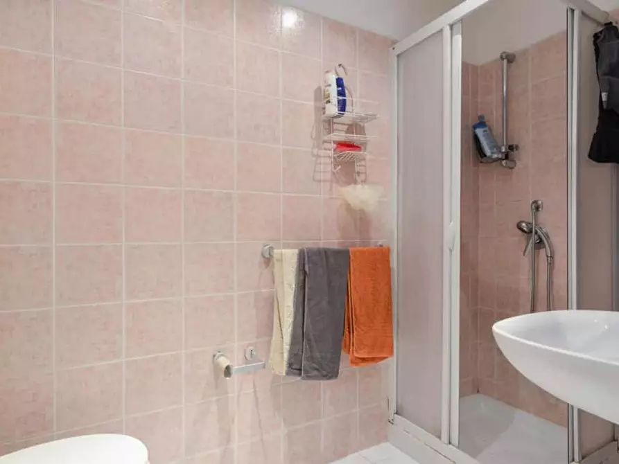 Immagine 6 di Camera in affitto  in Via Alessandria143 a Roma