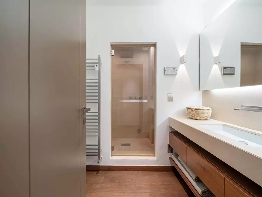 Immagine 36 di Appartamento in affitto  in Via Borgonuovo4 a Milano