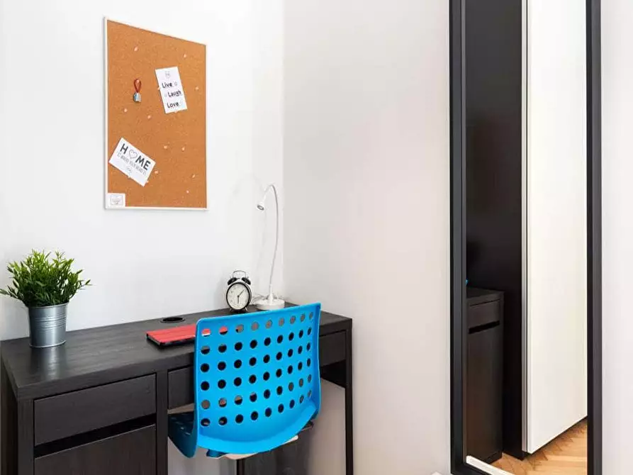 Immagine 3 di Camera in affitto  in Via Macedonio Melloni6 a Milano