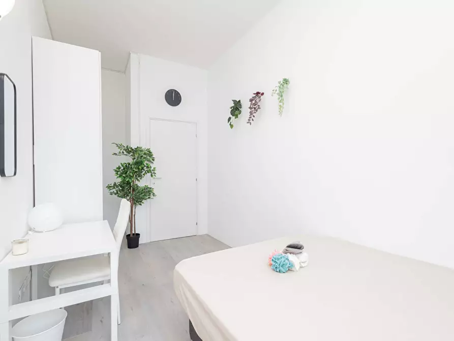 Immagine 3 di Camera in affitto  in Via Fernanda Wittgens3 a Milano