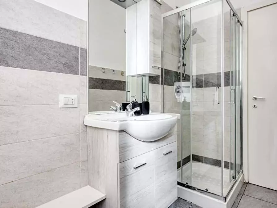 Immagine 15 di Camera in affitto  in Via Maniago2 a Milano