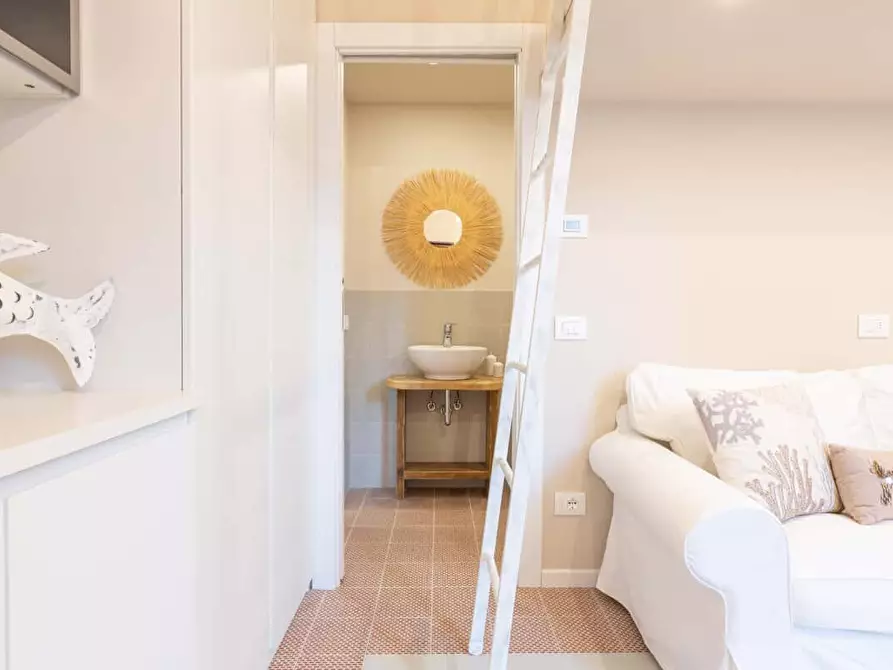 Immagine 12 di Appartamento in affitto  in Via Accademia53 a Milano