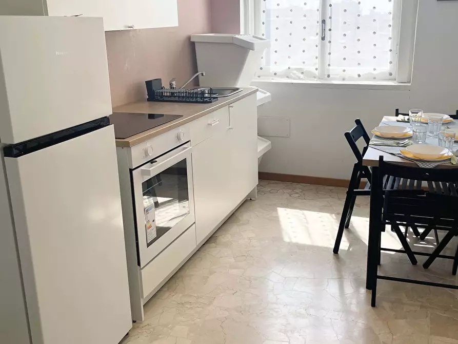 Immagine 10 di Camera in affitto  in Via Domenichino11 a Milano