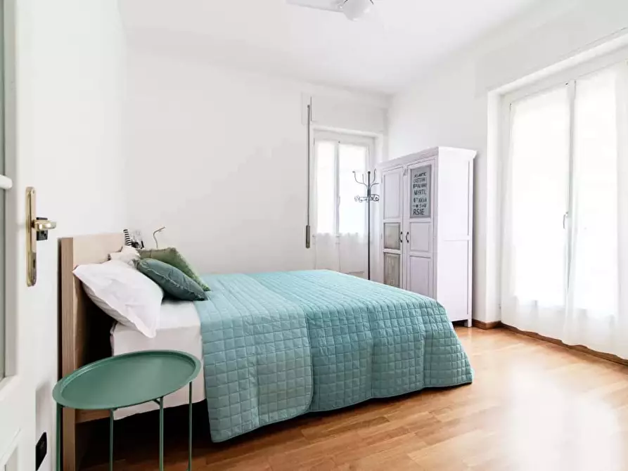 Immagine 27 di Appartamento in affitto  in Via Rezzonico a Como