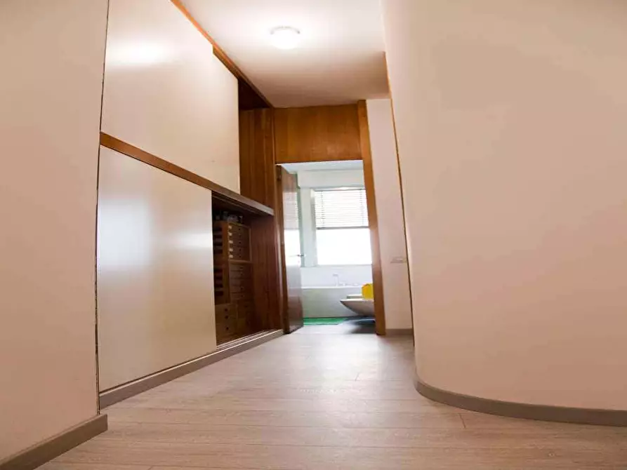 Immagine 26 di Camera in affitto  in Via Conca del Naviglio37A a Milano