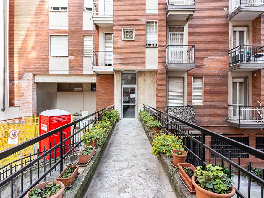Immagine 15 di Appartamento in affitto  in Via Bonaventura Zumbini44 a Milano
