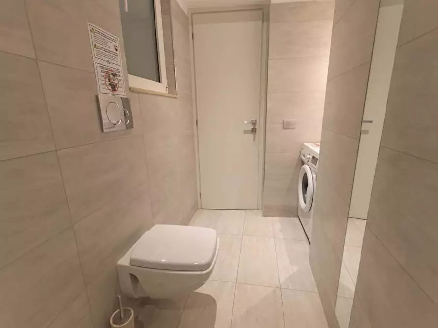 Immagine 32 di Appartamento in affitto  in Via Bramante7 a Milano