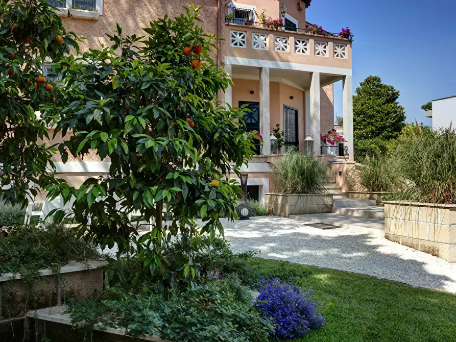 Immagine 42 di Appartamento in affitto  in Via Appia Pignatelli a Roma