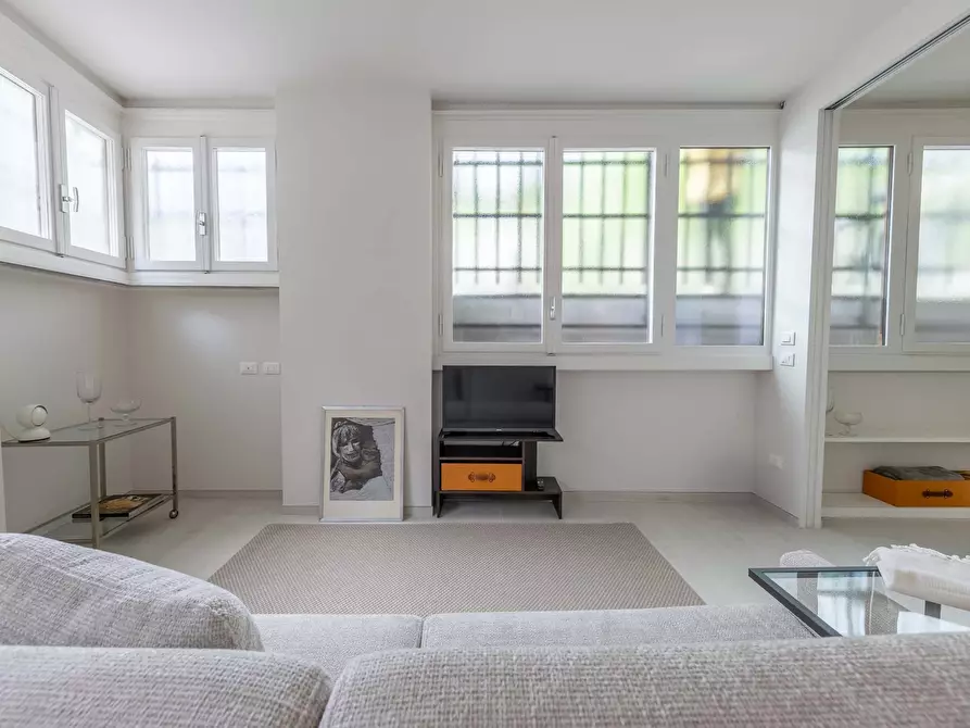 Immagine 13 di Appartamento in affitto  in Via Francesco Melzi d'Eril26 a Milano