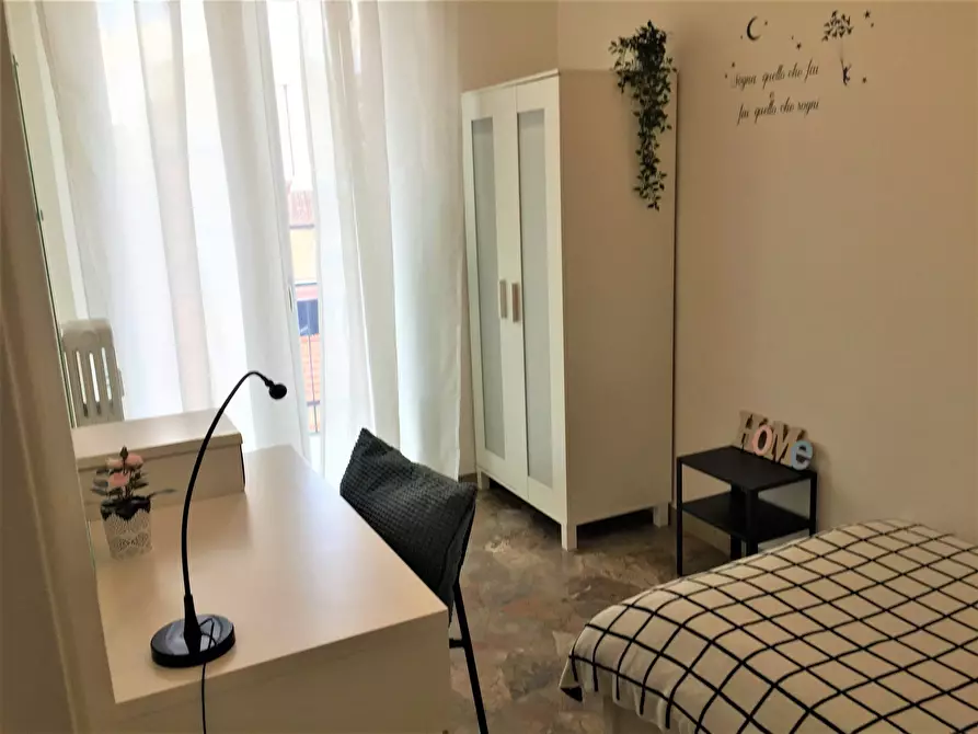 Immagine 2 di Camera in affitto  in Via Quintino Sella44 a Firenze
