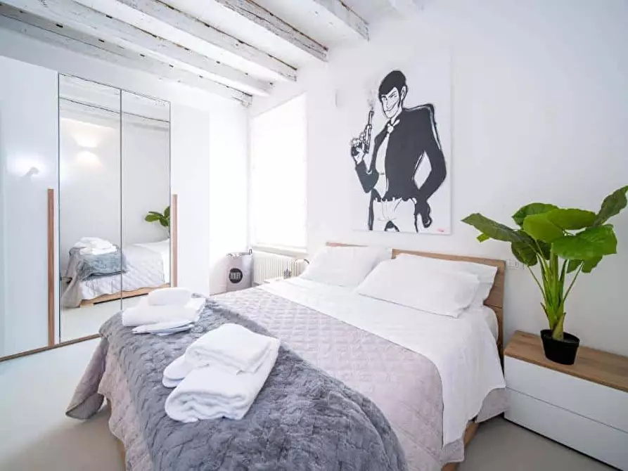 Immagine 1 di Camera in affitto  in Strada della Genovesa44 a Verona