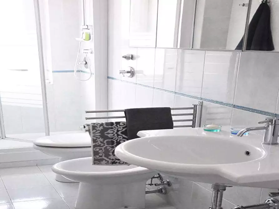 Immagine 12 di Camera in affitto  in Viale Molise65 a Milano