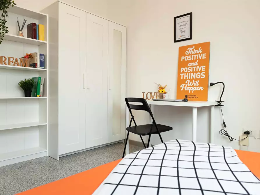 Immagine 2 di Camera in affitto  in Via Dante Alighieri108 a Cagliari