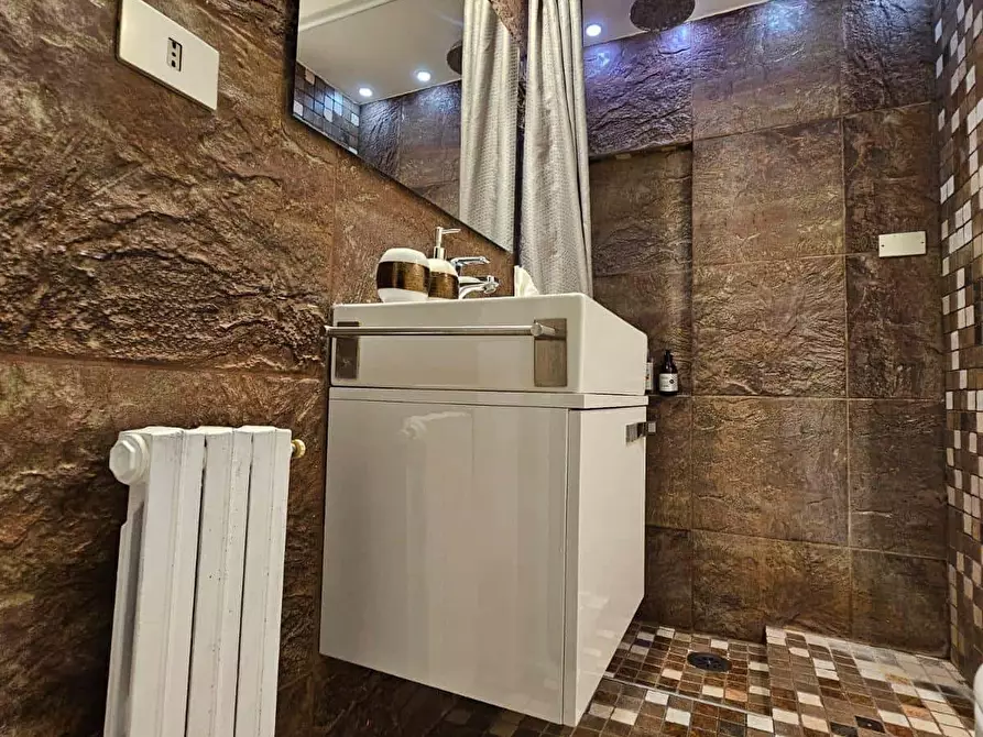 Immagine 11 di Appartamento in affitto  in Via Friuli46 a Milano