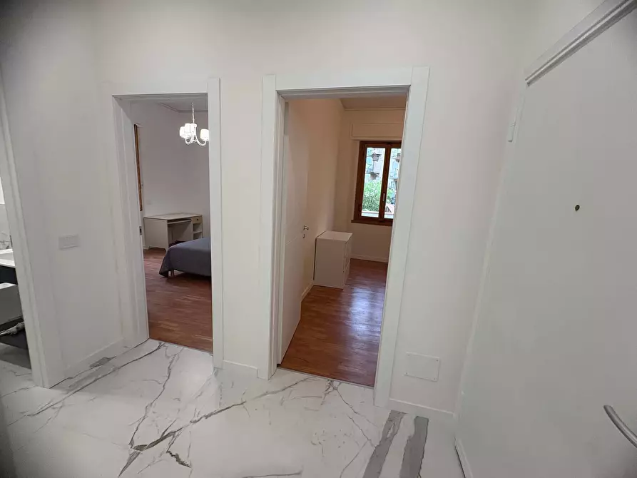 Immagine 25 di Camera in affitto  in Via Cassia29 a Firenze