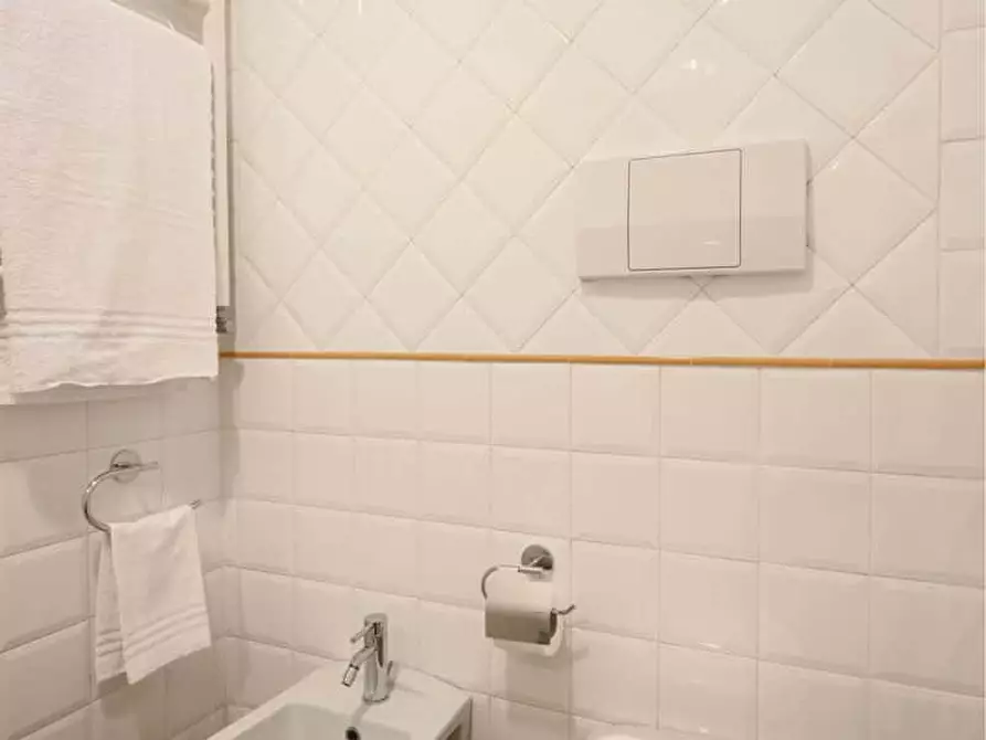 Immagine 20 di Appartamento in affitto  in Via Cavour310 a Roma