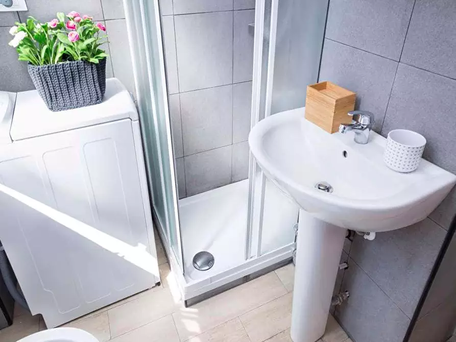 Immagine 29 di Camera in affitto  in Via Salvatore Barzilai14 a Milano