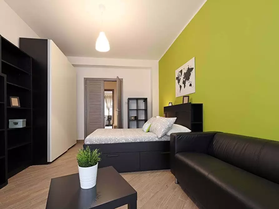 Immagine 7 di Camera in affitto  in Via Antonino Lo Surdo57 a Roma