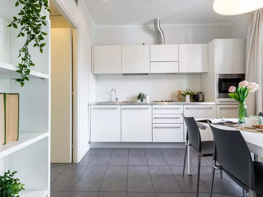 Immagine 11 di Appartamento in affitto  in Via Bernardino Biondelli7 a Milano