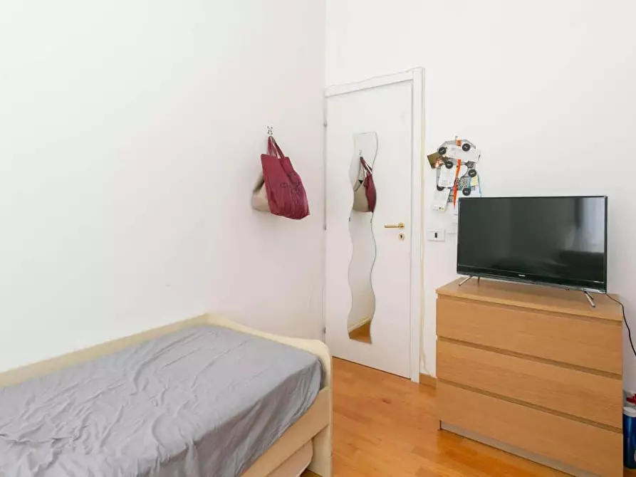 Immagine 5 di Camera in affitto  in Corso di Porta Romana a Milano