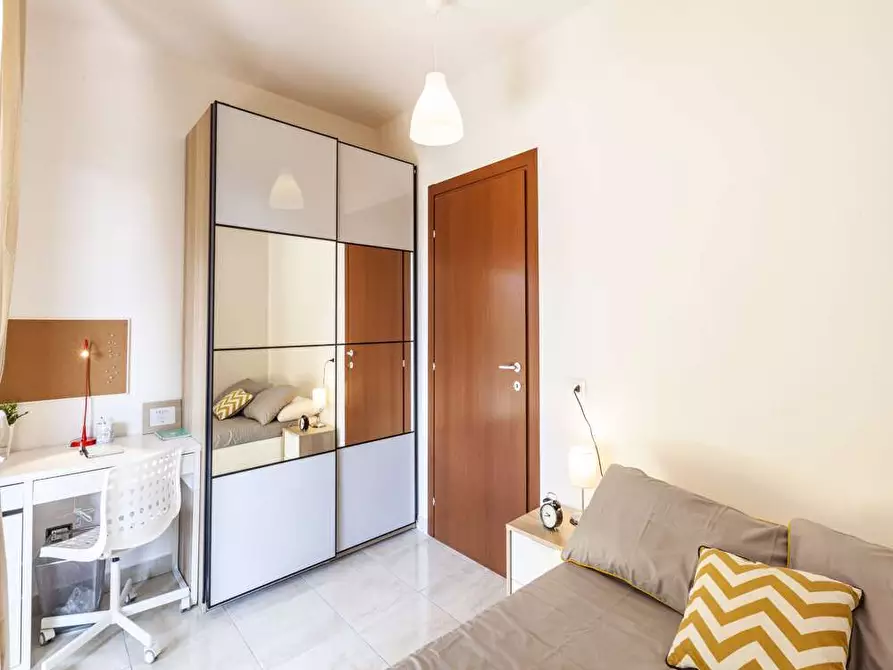 Immagine 1 di Camera in affitto  in Via Giuseppe Regaldi19 a Milano