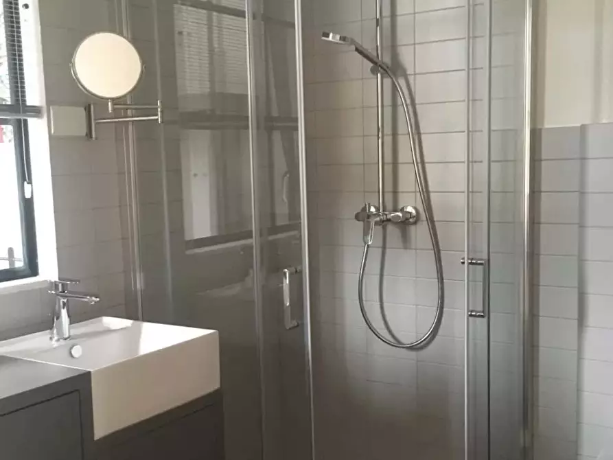 Immagine 41 di Appartamento in affitto  in Via Fausto Baragiola a Cernobbio