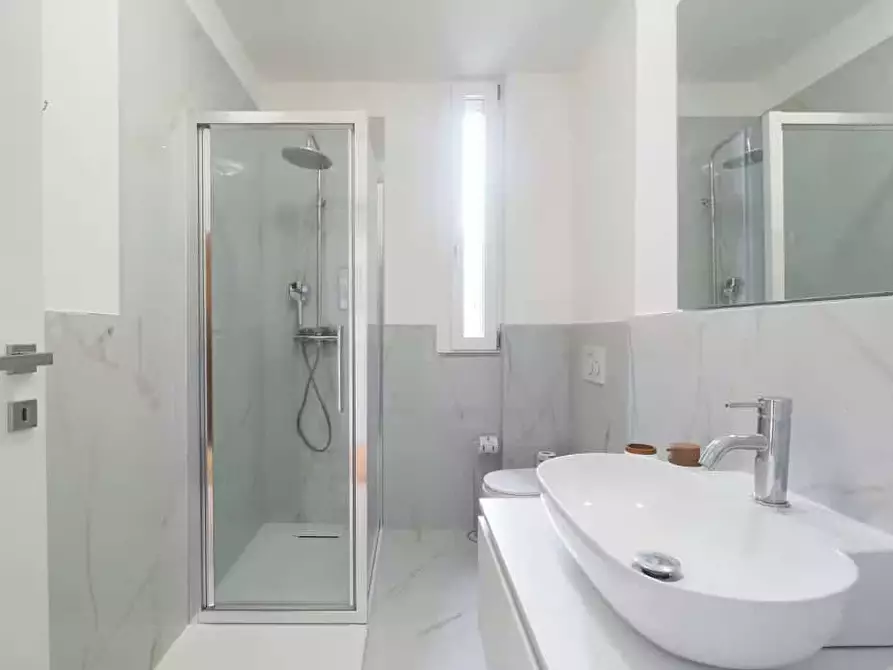 Immagine 25 di Appartamento in affitto  in Via Melzo16 a Milano
