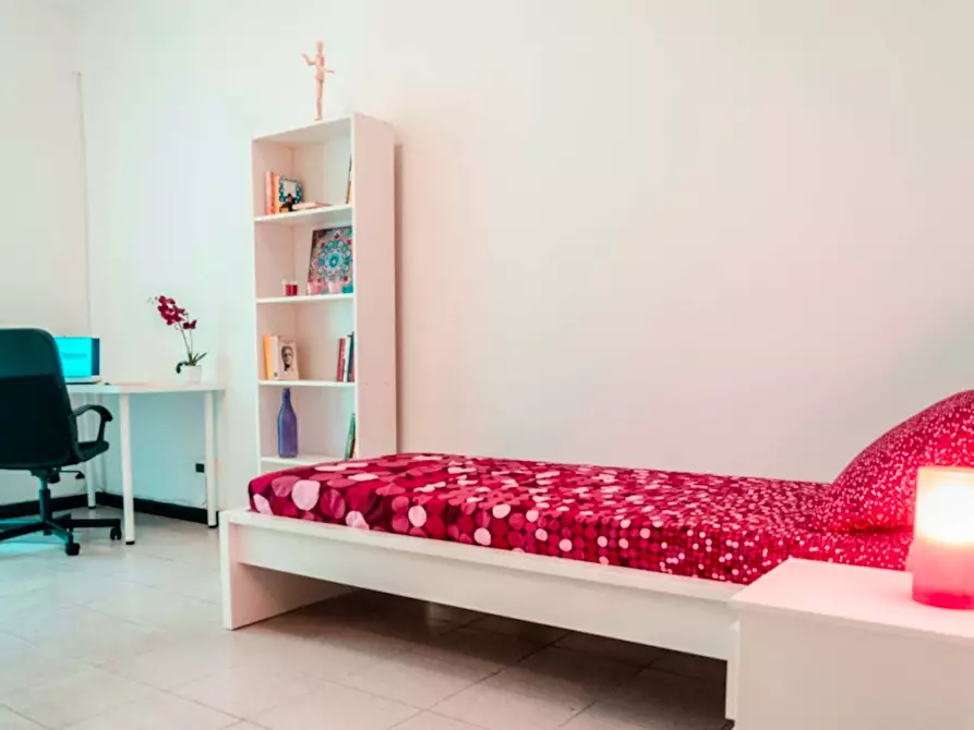 Immagine 3 di Camera in affitto  in Via Alfonso Bonafous2 a Torino