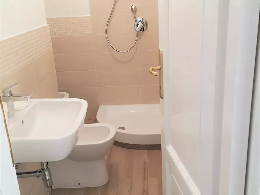 Immagine 10 di Camera in affitto  in della Colonna35 a Firenze