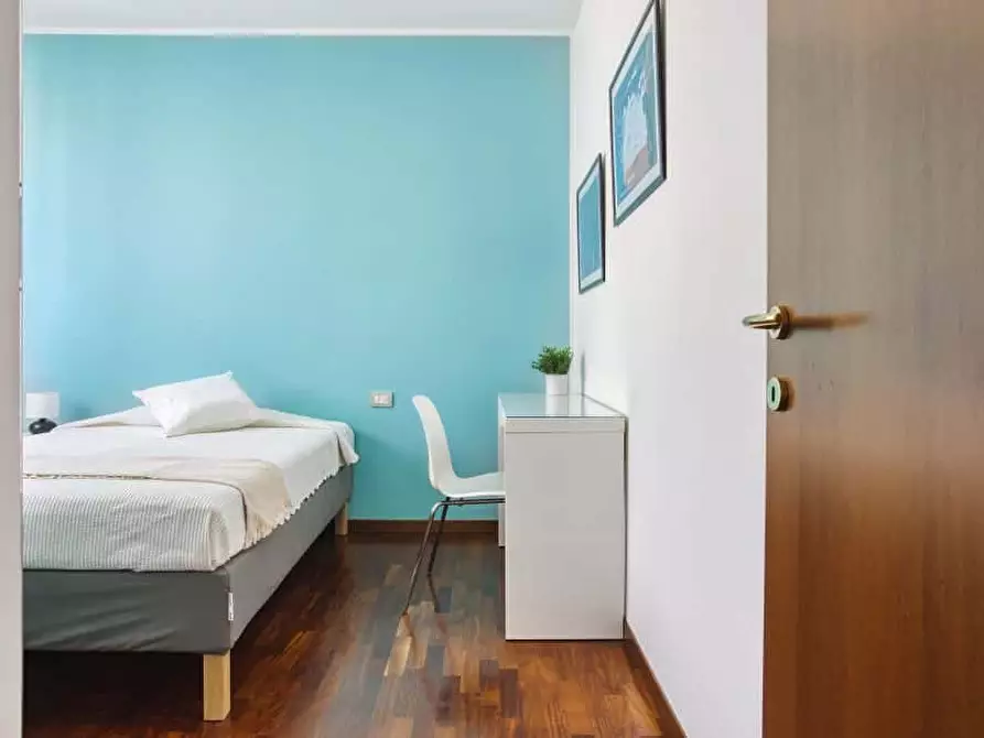 Immagine 2 di Camera in affitto  in Viale Carlo Espinasse106 a Milano