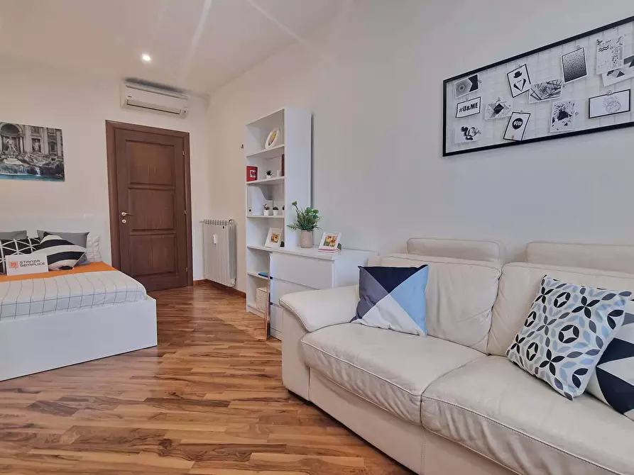 Immagine 5 di Camera in affitto  in Viale Ippocrate146 a Roma