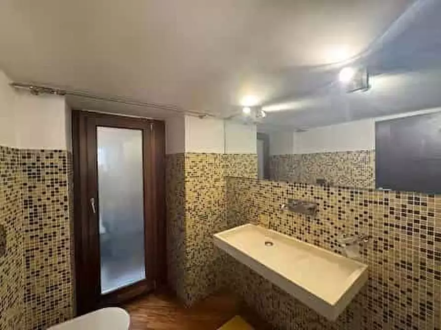 Immagine 23 di Appartamento in affitto  in Via dell'Umiltà46 a Roma