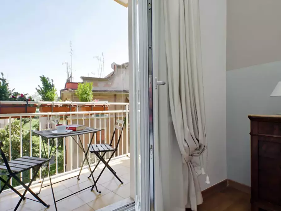 Immagine 12 di Appartamento in affitto  in Via della Farnesina100 a Roma