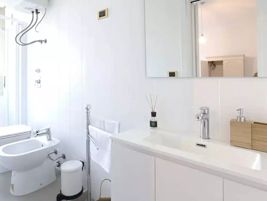 Immagine 6 di Appartamento in affitto  in Via Morazzone1 a Milano