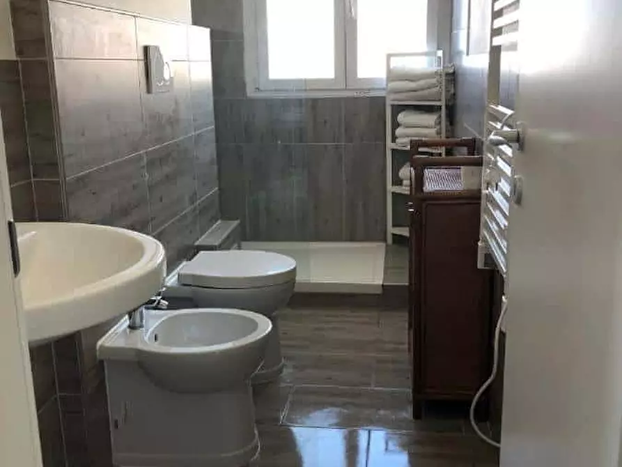 Immagine 11 di Appartamento in affitto  in Lungomare Duca degli Abruzzi28 a Roma